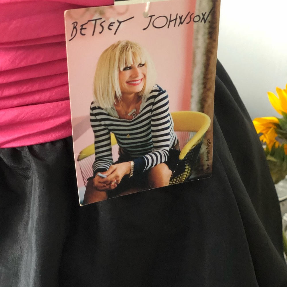 Betsey Johnson skirt size 8 - Picture 2 of 3